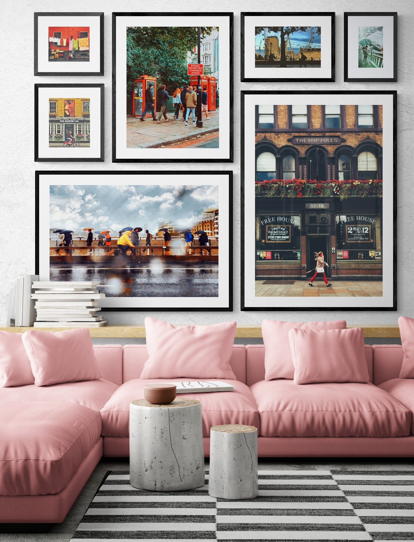 Lounge_with_corner_sofa_and_tree_stump_pedestals_3.jpg__PID:eaf9c9db-e884-4961-aa37-2fa5cb294b80